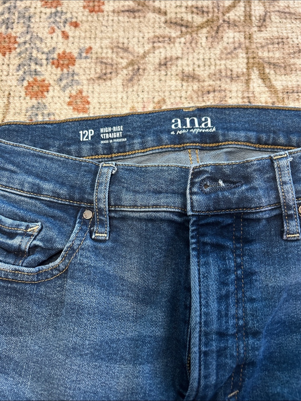 a.n.a Women’s Jeans - Classic Straight Fit - Picture 2 of 4